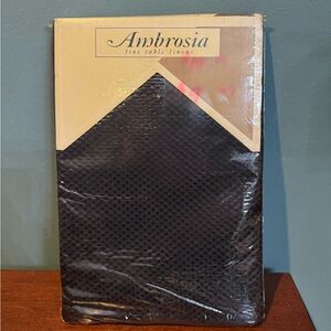 Ambrosia Black Textured 70” Round Tablecloth 1 New in Package